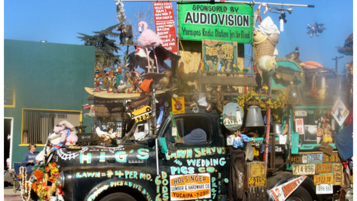 Homepage Fail: 3 Traps of Homepage Design that is Killing Most Websites truck with a lot of stuff on it