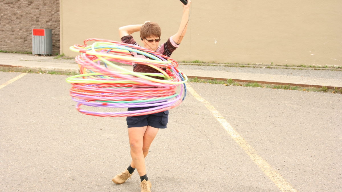 Using Twitter's "Discover" Tab to Personalize Your Feed stockvault miss hula hoop140054